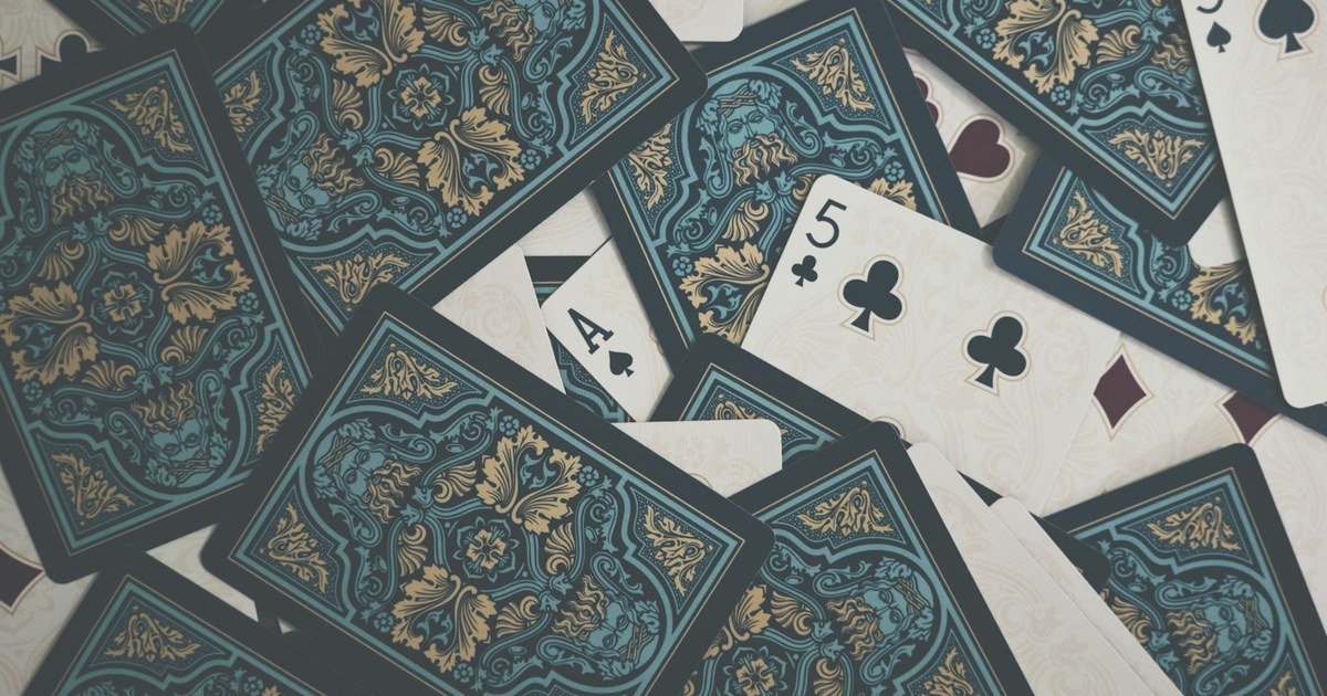 What Beats a Straight in Poker? Hands Ranked Above It