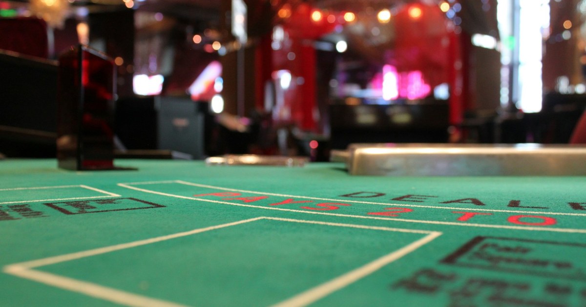 What Is a Full House in Poker? (Simple Guide)